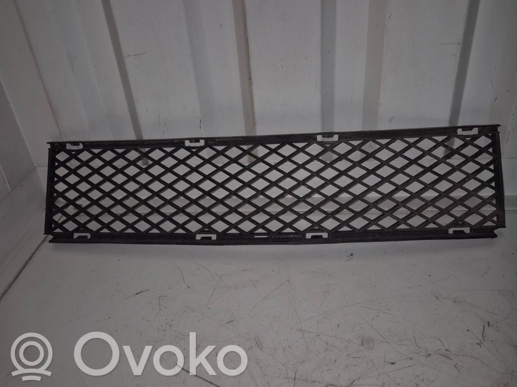 BMW 7 E65 E66 Front bumper lower grill 
