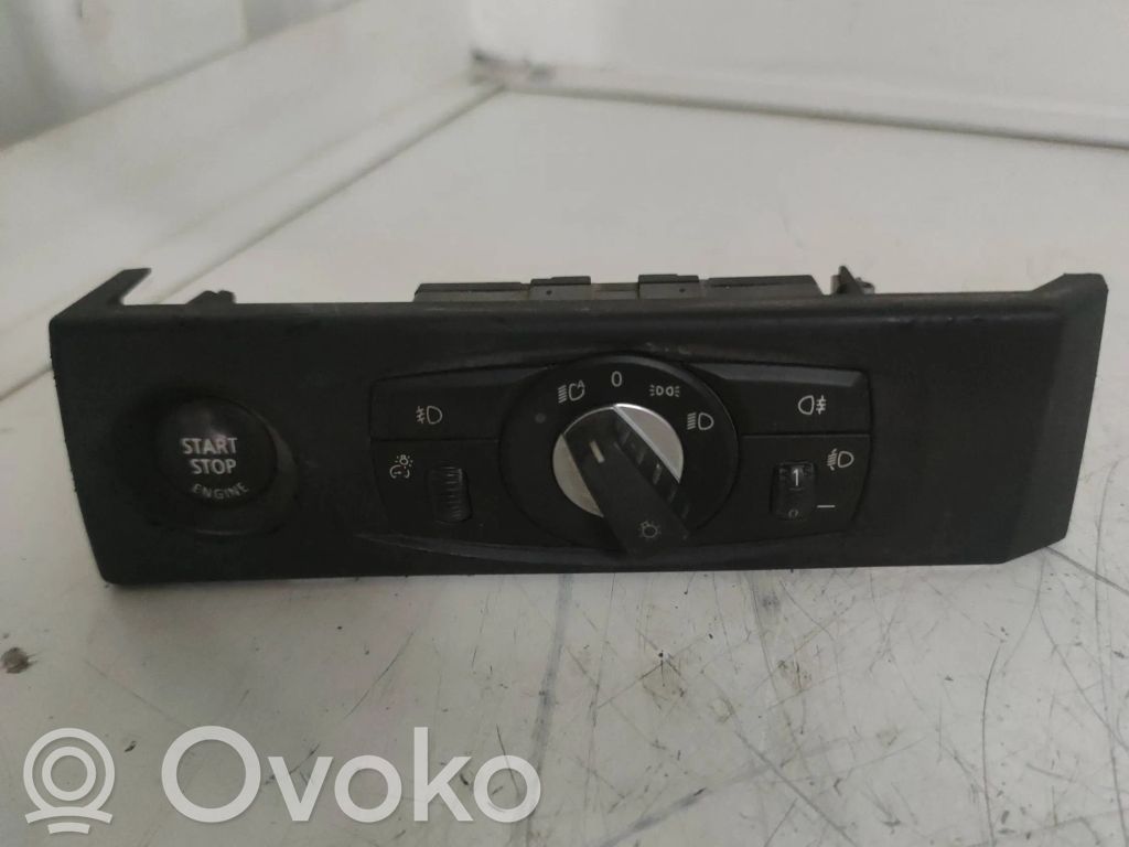 Light switch   6988555,33295101,310247484