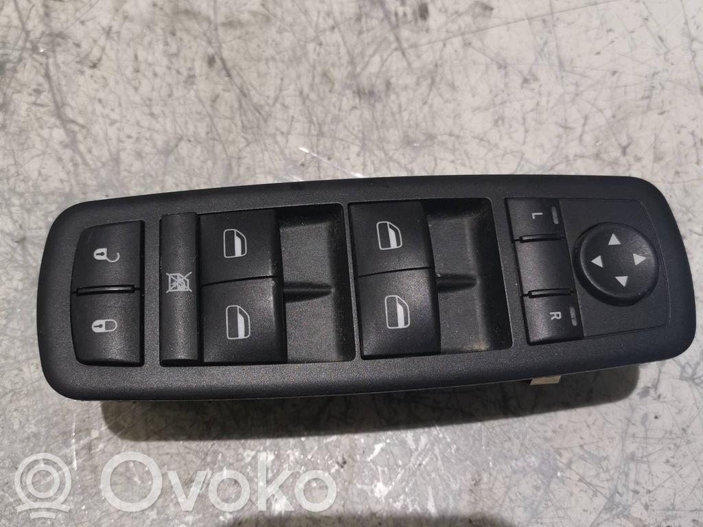 Dodge Journey Przyciski szyb 