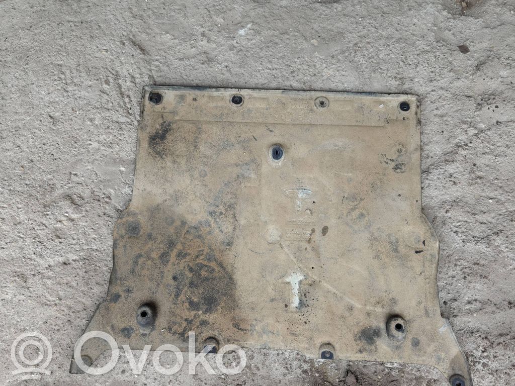 Engine splash shield/under tray   110431200