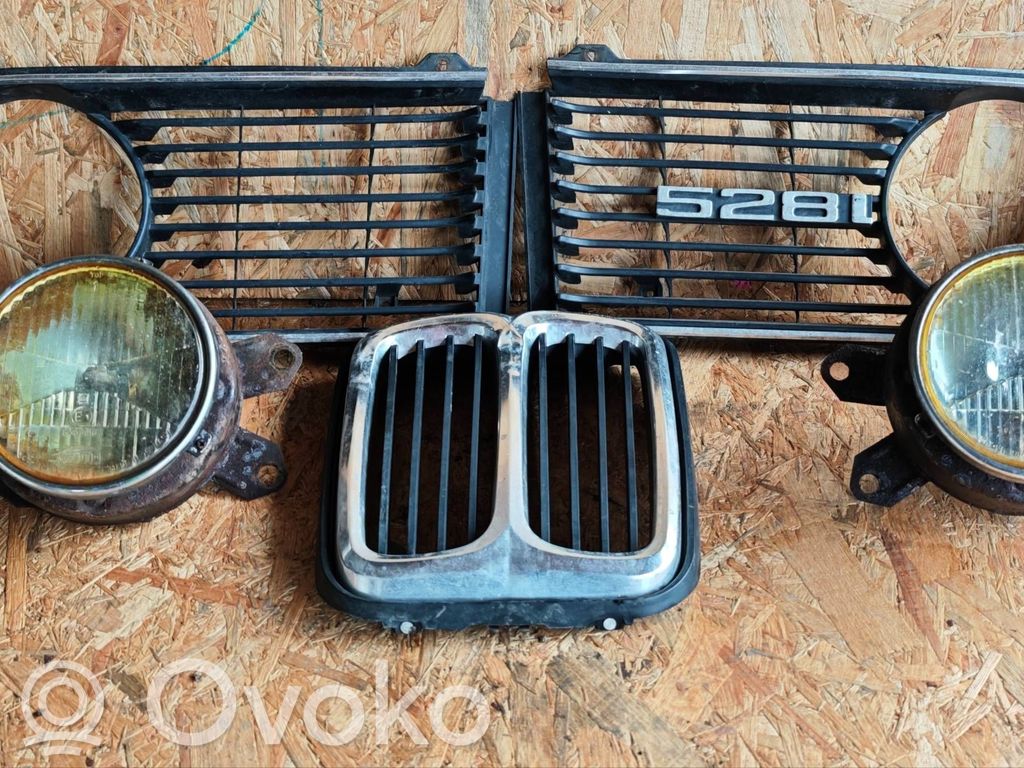 BMW 5 E12 Etusäleikkö 