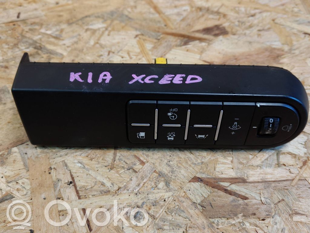 KIA Xceed Light switch 