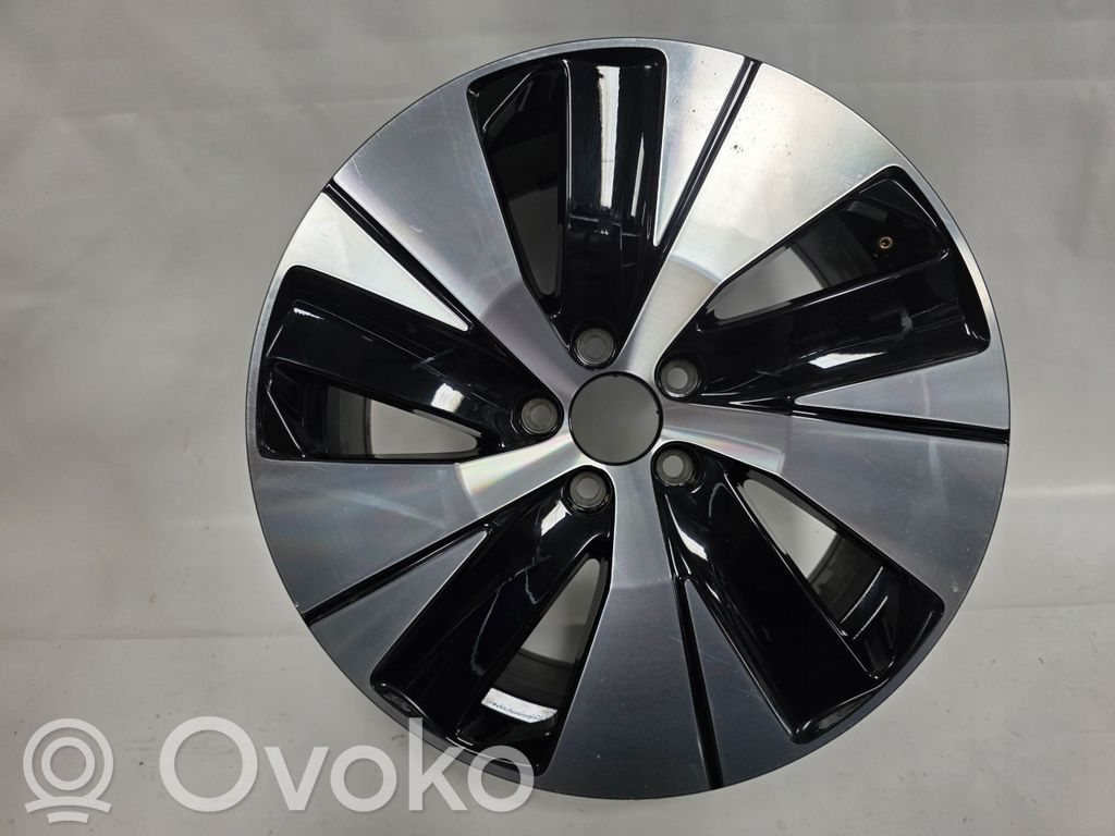 Volvo XC40 R18 alloy rim 