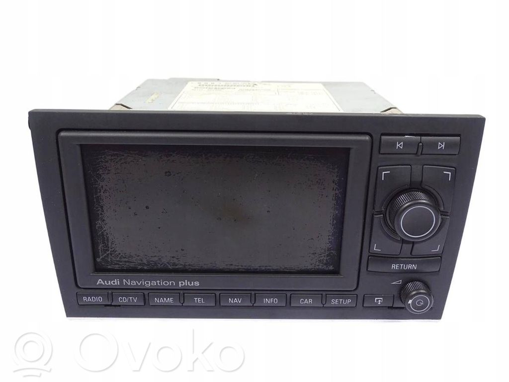 Audi A4 S4 B7 8E 8H Panel / Radioodtwarzacz CD/DVD/GPS 