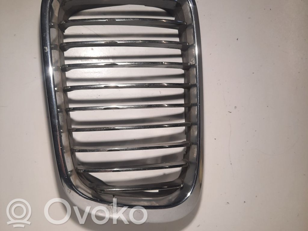 Etusäleikkö   81950550