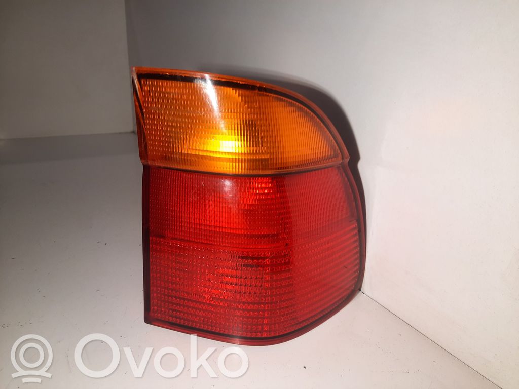 Rear/tail lights   8361672
