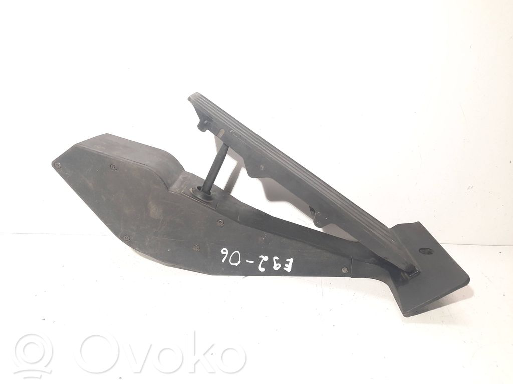 Accelerator throttle pedal   6772645