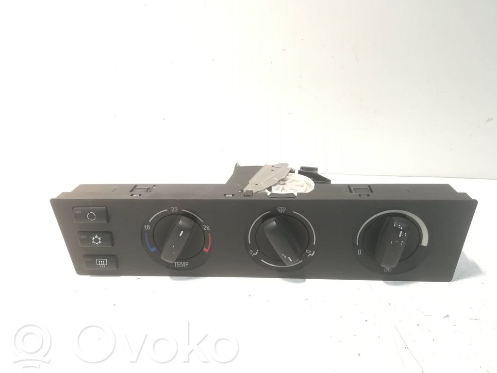 BMW 5 E39 Climate control unit 