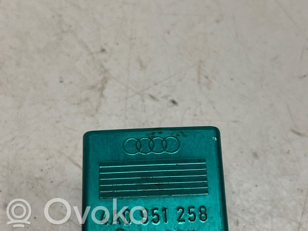 Audi A6 S6 C4 4A Kita rėlė 