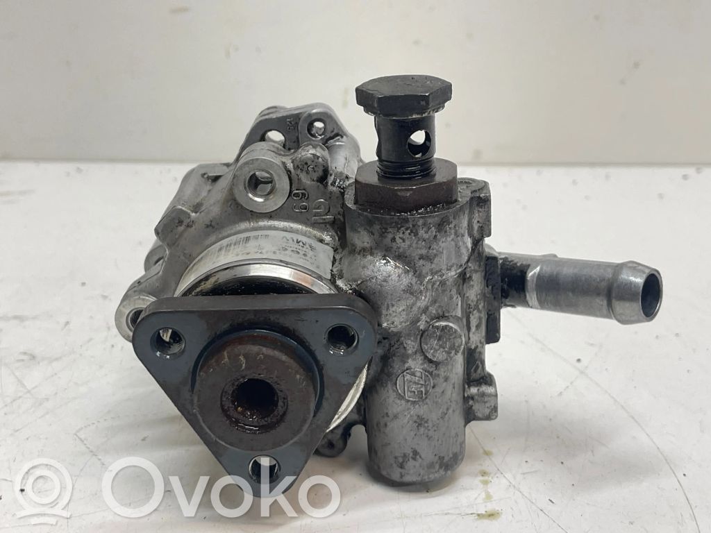 Power steering pump   7662974