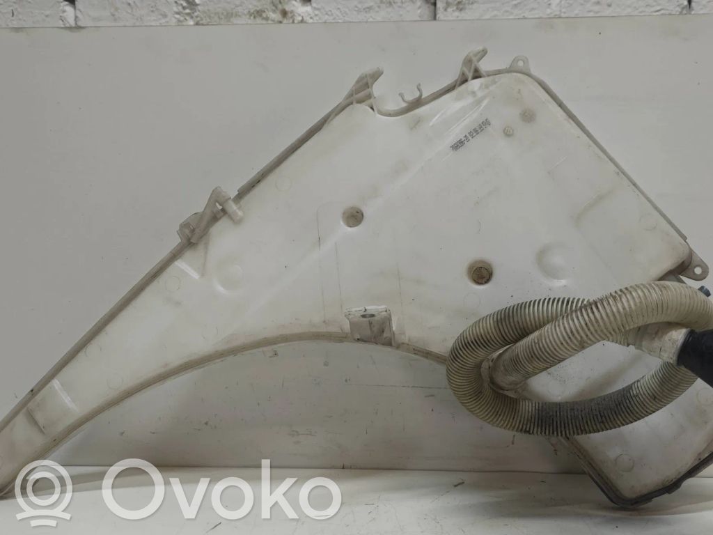 Langų skysčio bakelis   45R010142,7068396,235576,2WWKZCCU