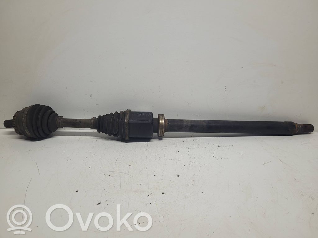 Volvo V70 Priekinis pusašis 