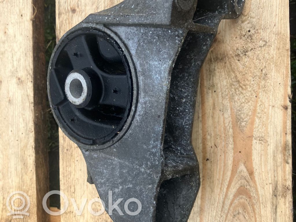 Opel Vectra C Engine mount bracket 
