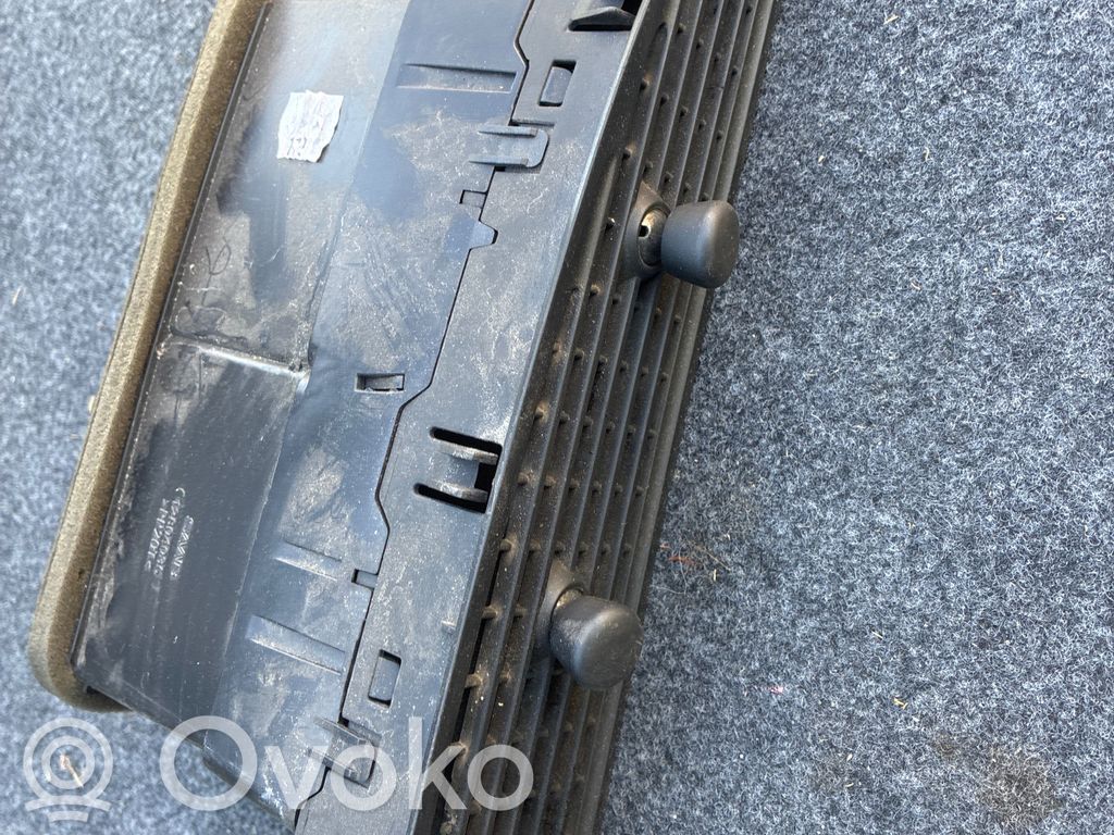 Saab 9-3 Ver2 Centrinės oro grotelės 
