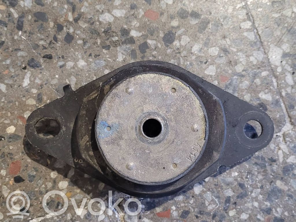 Engine mount bracket   8200000017,538471