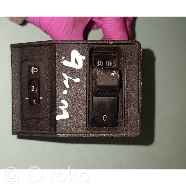 Fog light switch   8110498