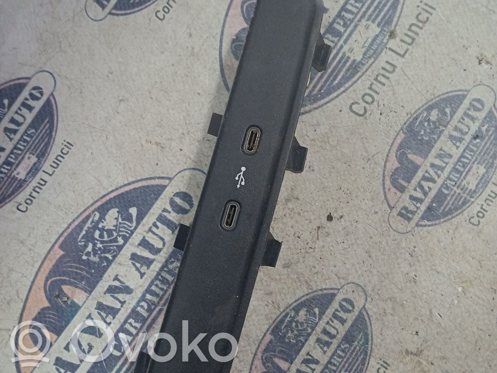 Enchufe conector USB   657035736,14490,657035736
