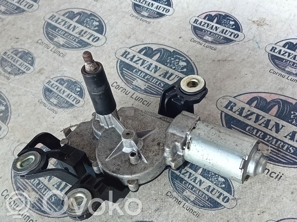 Dacia Duster Silniczek wycieraczki szyby tylnej 