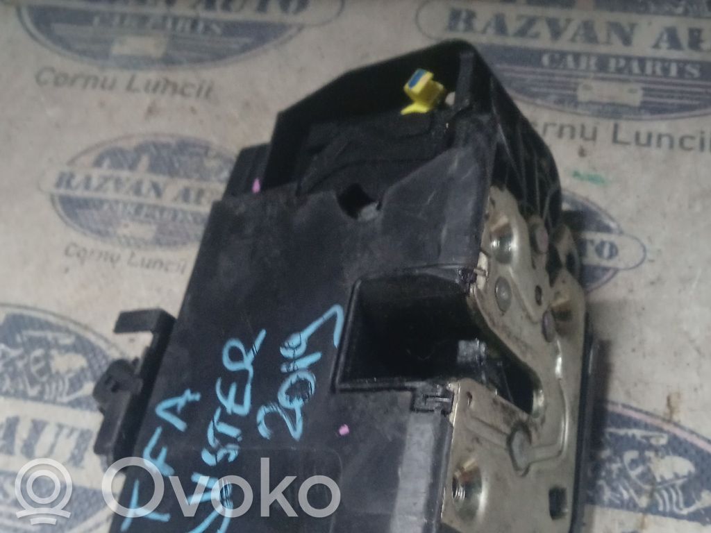 Front door lock   16932