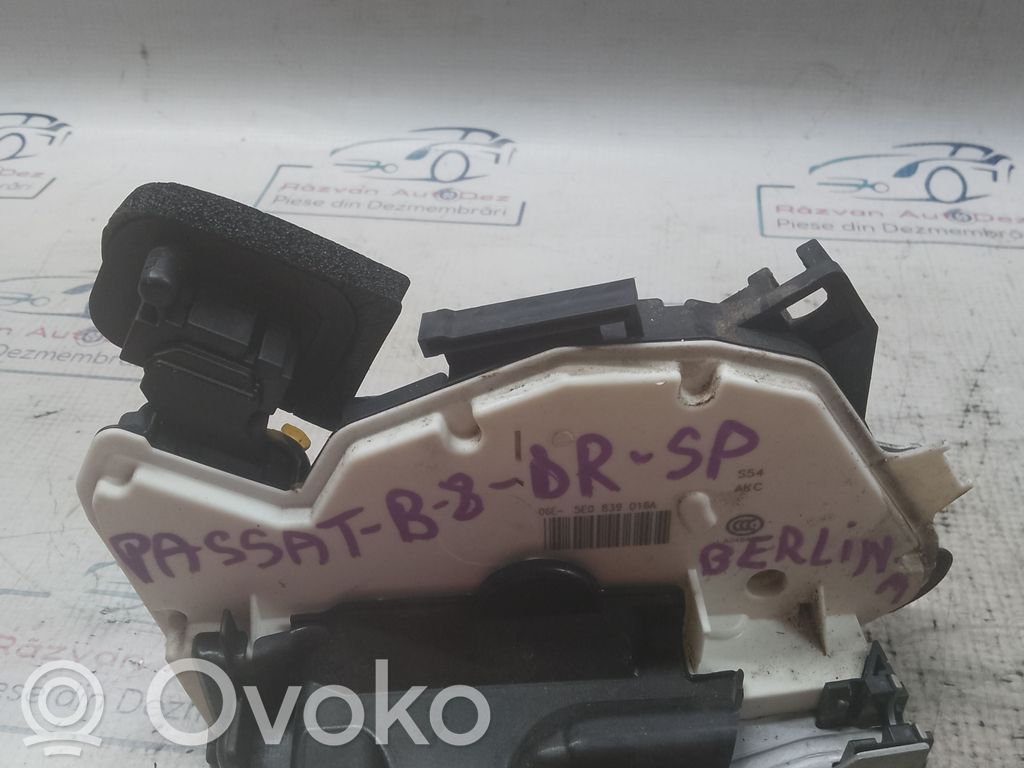 Volkswagen PASSAT B8 Zamek drzwi tylnych 