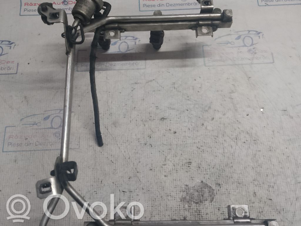Volkswagen PASSAT B5 Listwa wtryskowa 