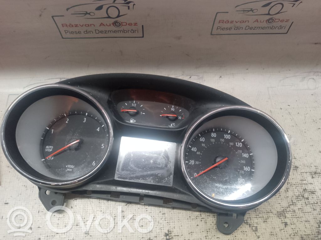 Opel Insignia B Speedometer (instrument cluster) 