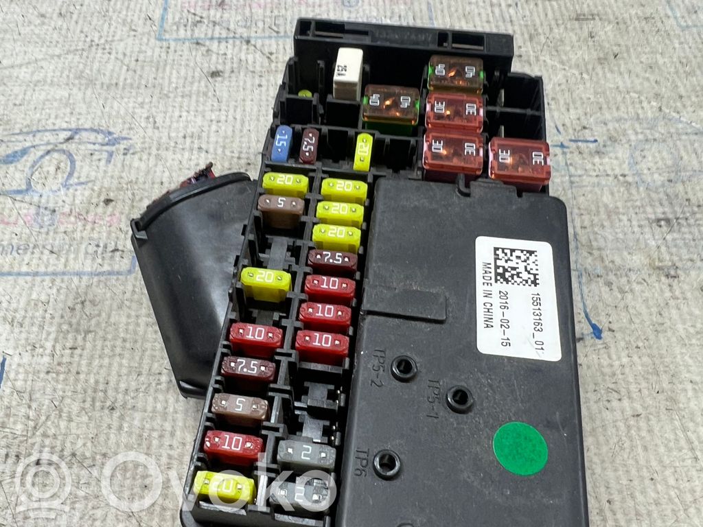 Opel Astra K Módulo de fusible 