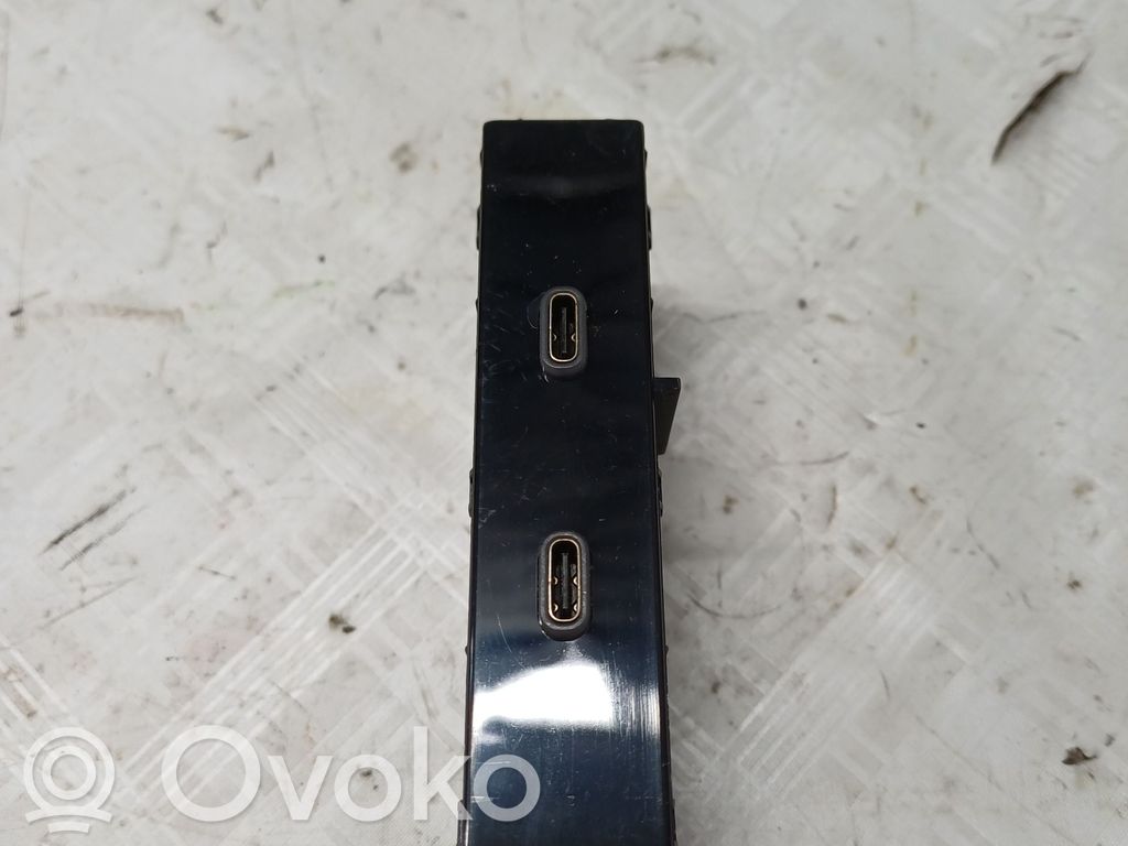 Enchufe conector USB   657035736,657035736