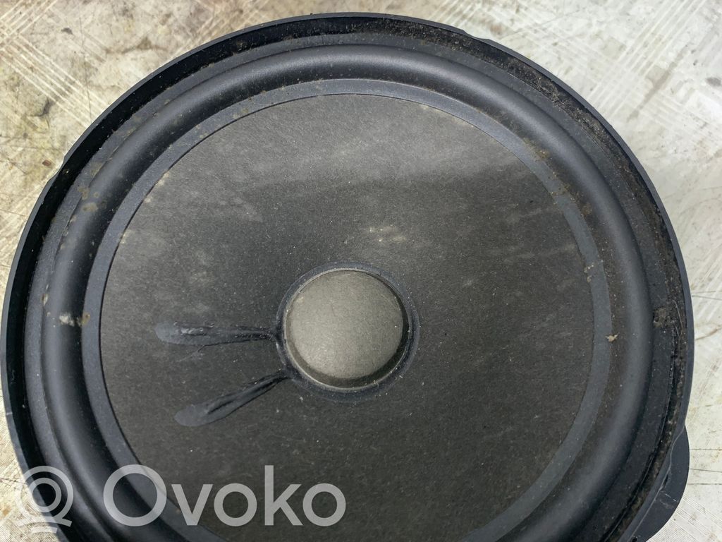Skoda Octavia Mk3 (5E) Maskownica głośnika półki tylnej bagażnika 