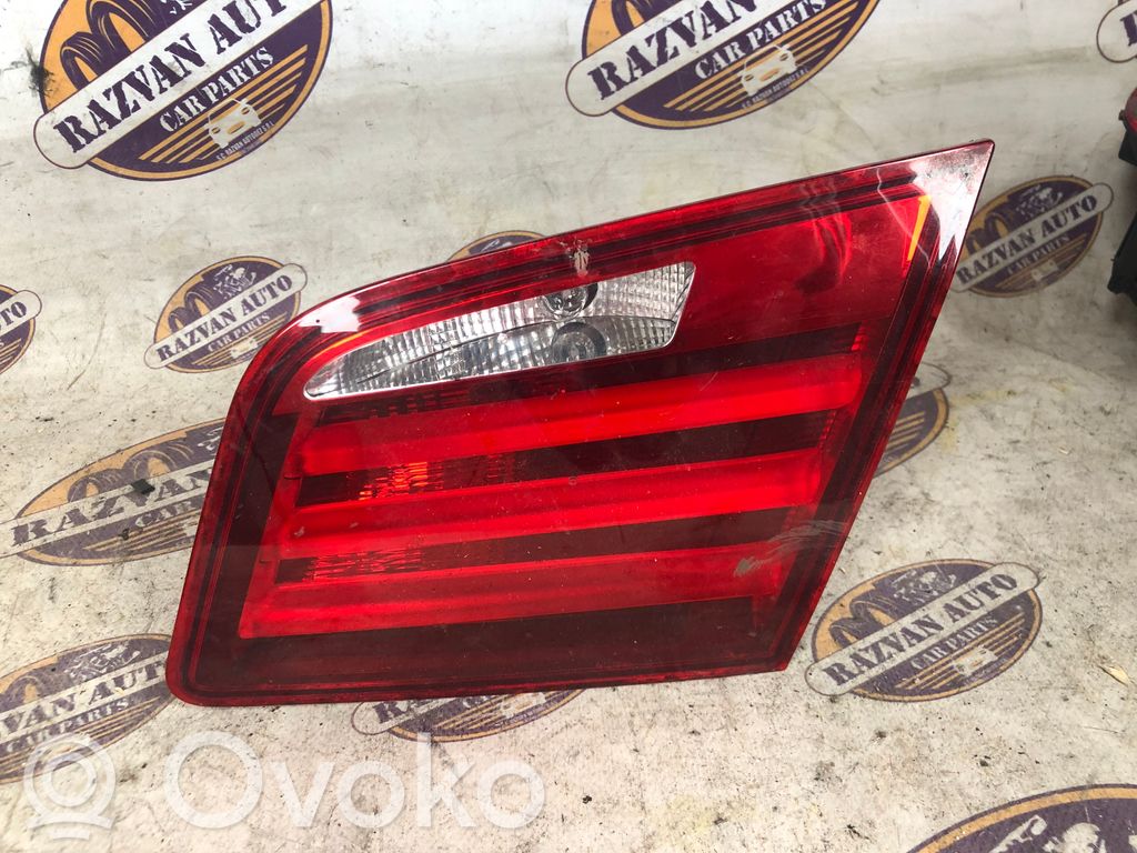 BMW 5 E12 Galinis žibintas dangtyje 