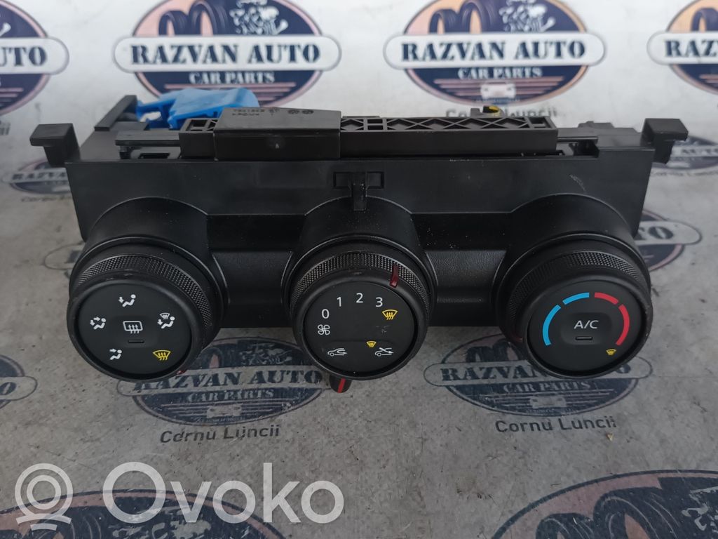 Dacia Duster Climate control unit 
