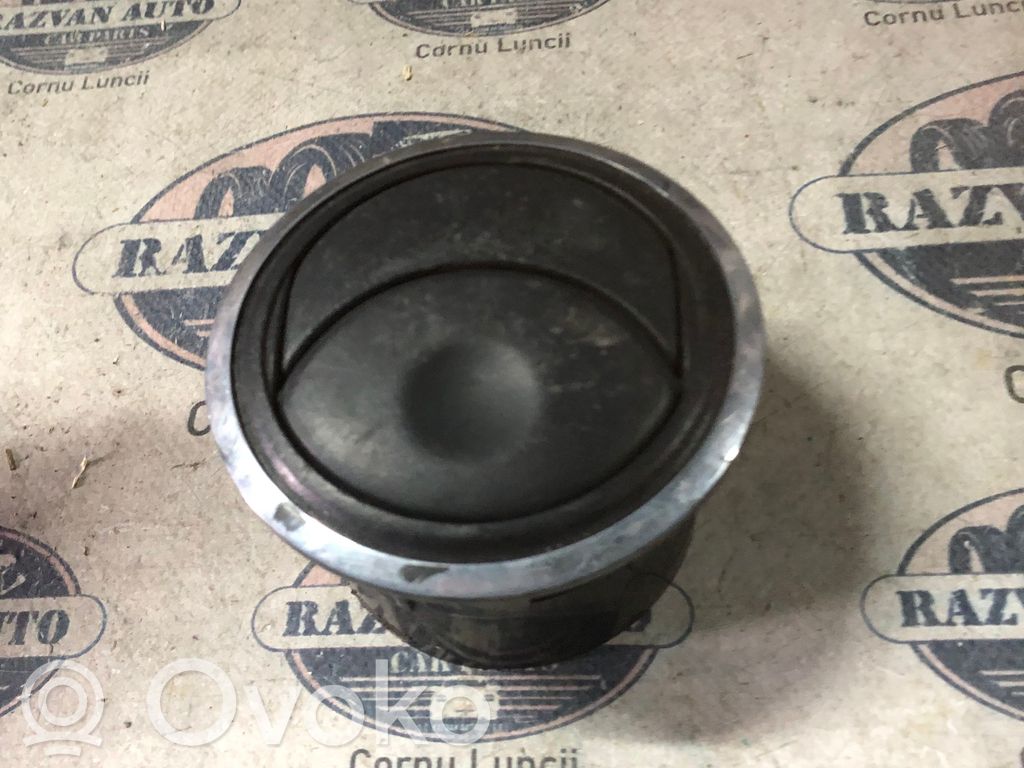 Dacia Logan I Air vent grill in roof 
