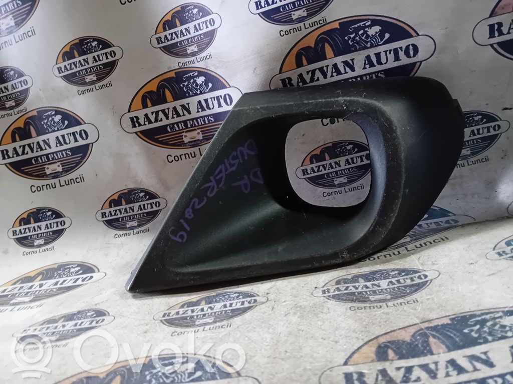 Dacia Duster Priešrūkinio žibinto apdaila/ grotelės 