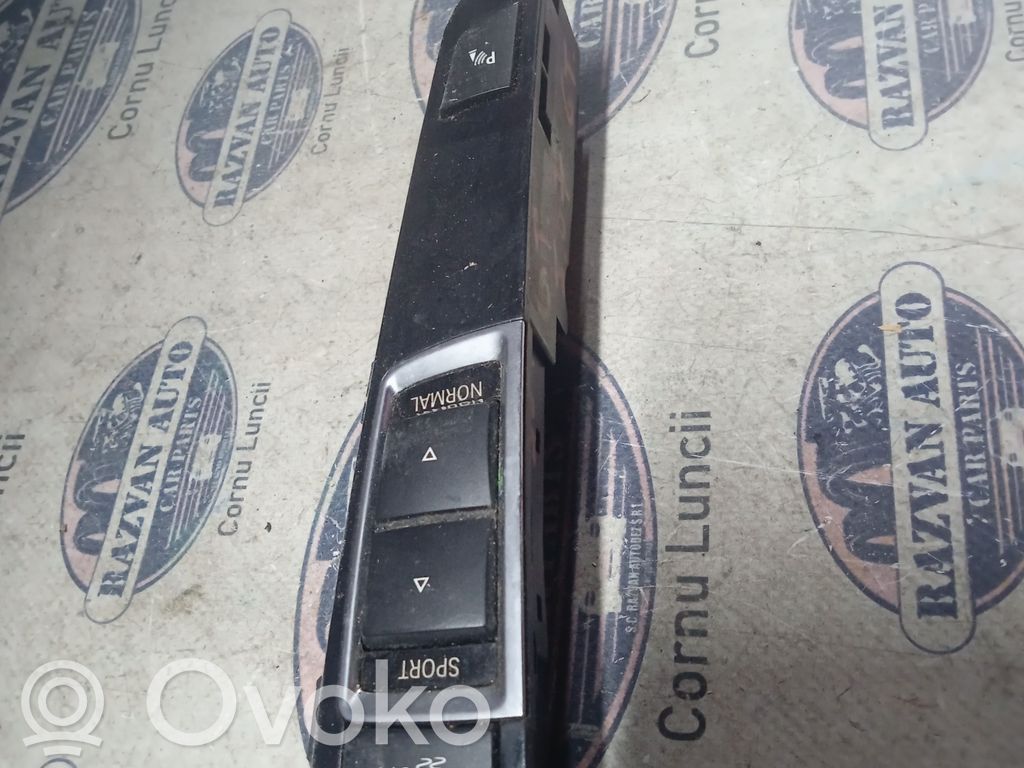 BMW M5 F90 Przyciski / Przełącznik regulacji głośności 