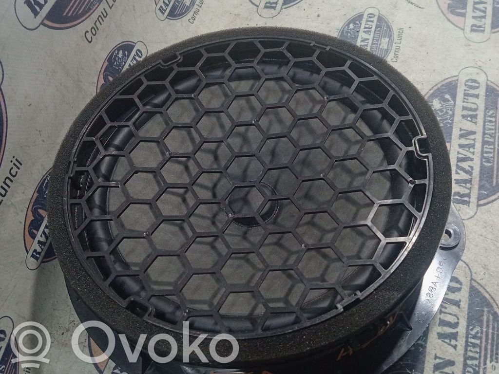 Audi A3 S3 8V Altavoz de la puerta delantera 