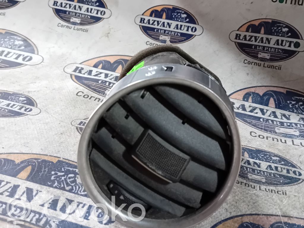 Seat Exeo (3R) Oro grotelės lubose 