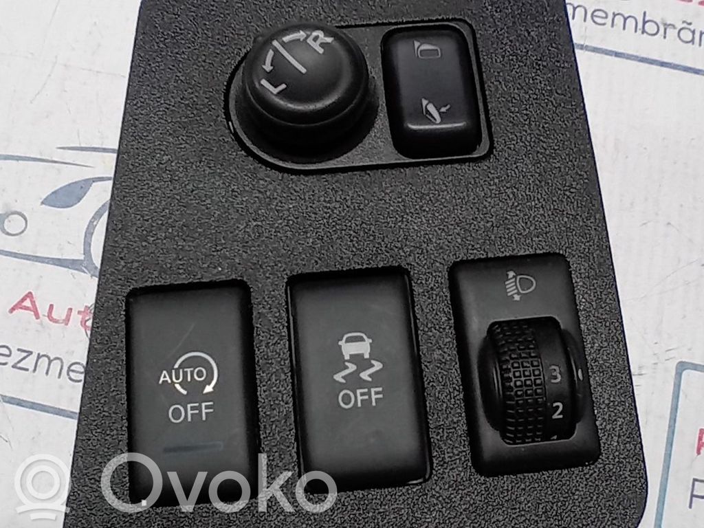 Nissan Qashqai Sānu spoguļu slēdzis 
