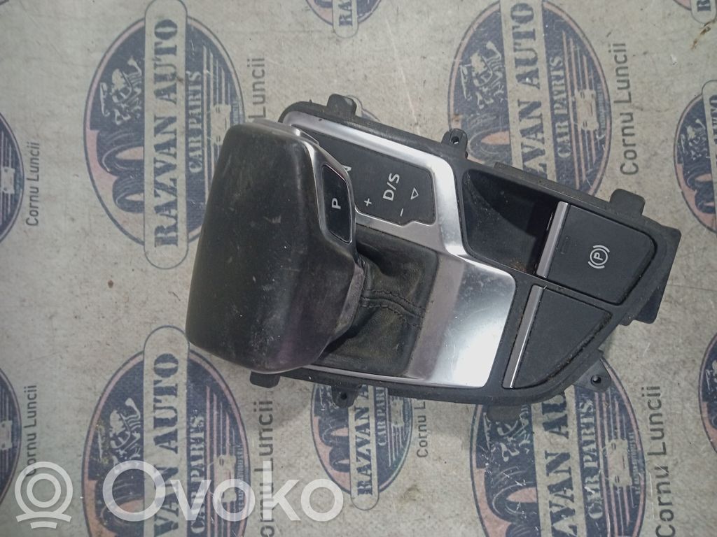 Audi A4 S4 B9 Lewarek zmiany biegów / górny 