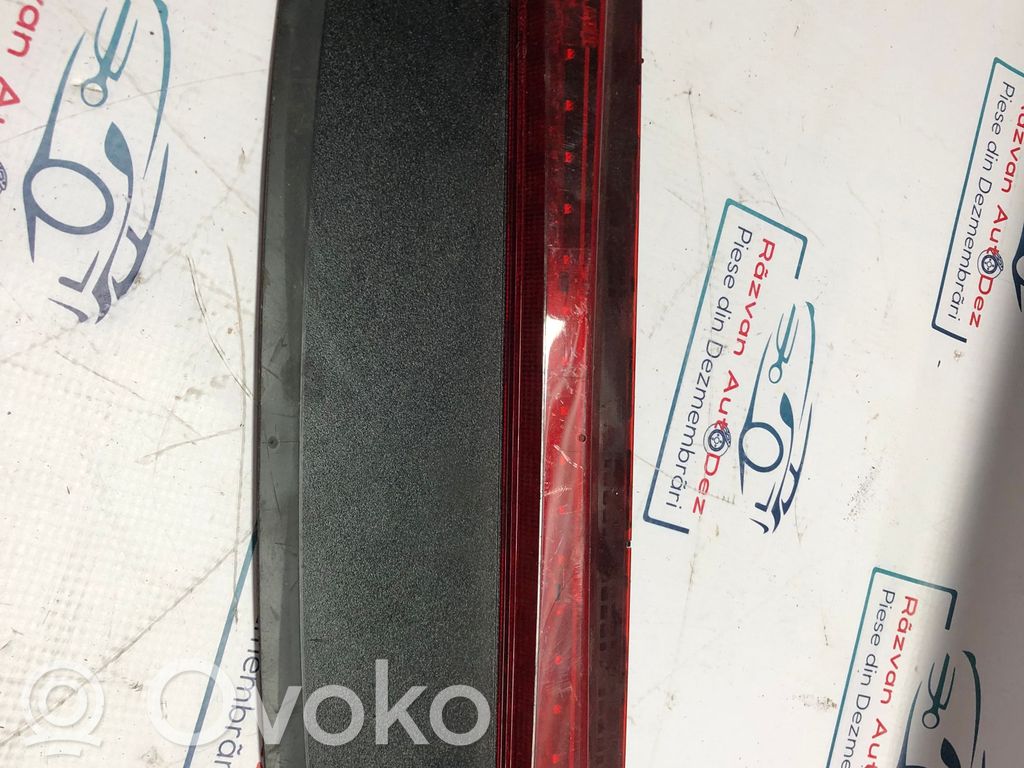 Audi A4 S4 B9 Trzecie światło stop 