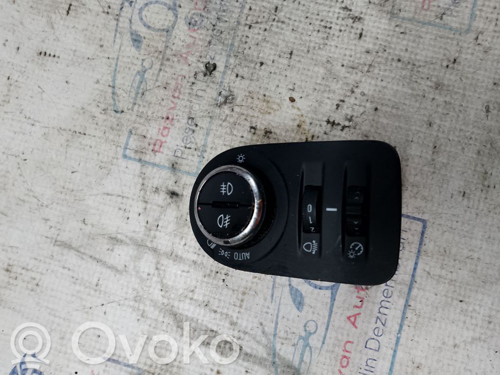 Opel Grandland X Przełącznik świateł 
