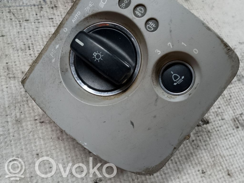 Mercedes-Benz  CLE C236 Light switch 