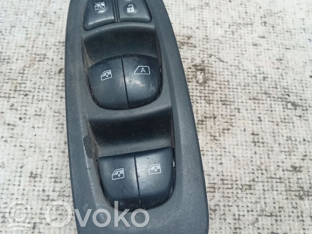 Renault Kadjar Electric window control switch 