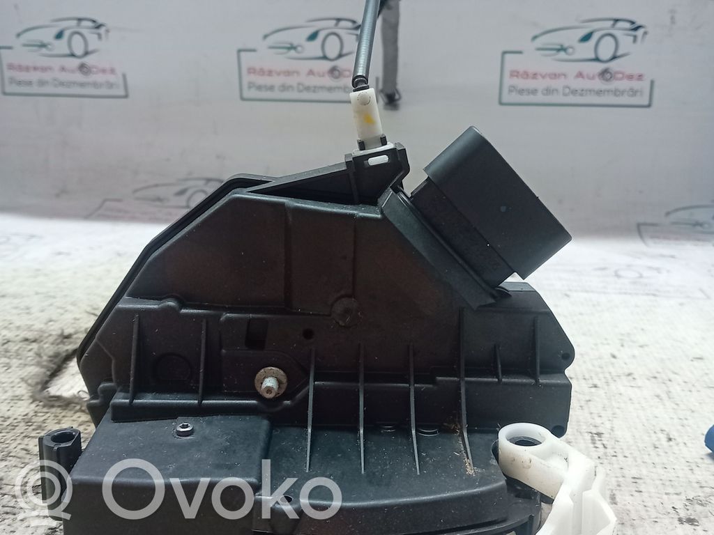 Ford Focus Takaoven lukko 