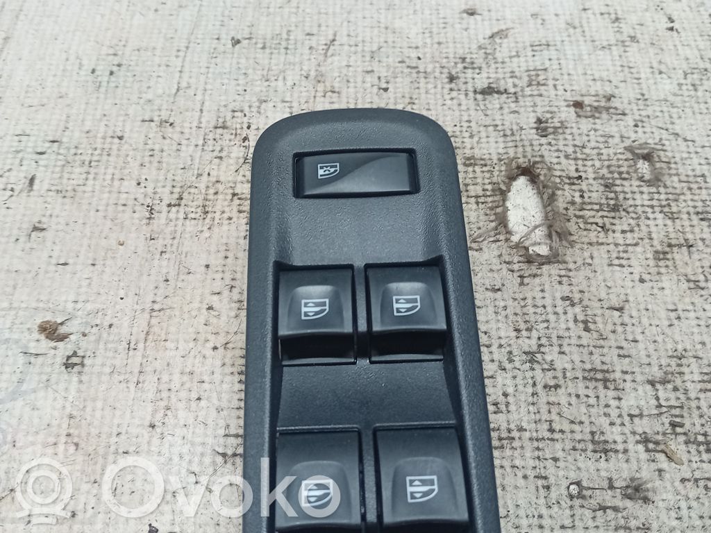 Dacia Duster Sähkötoimisen ikkunan ohjauskytkin 