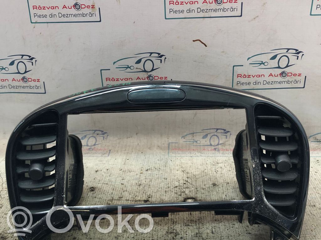 Nissan Juke I F15 Dash center air vent grill 