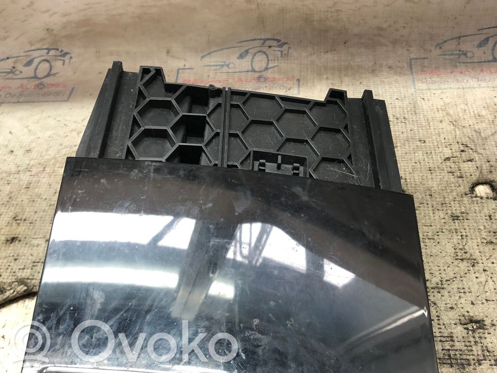12 V Socket (front)   51136