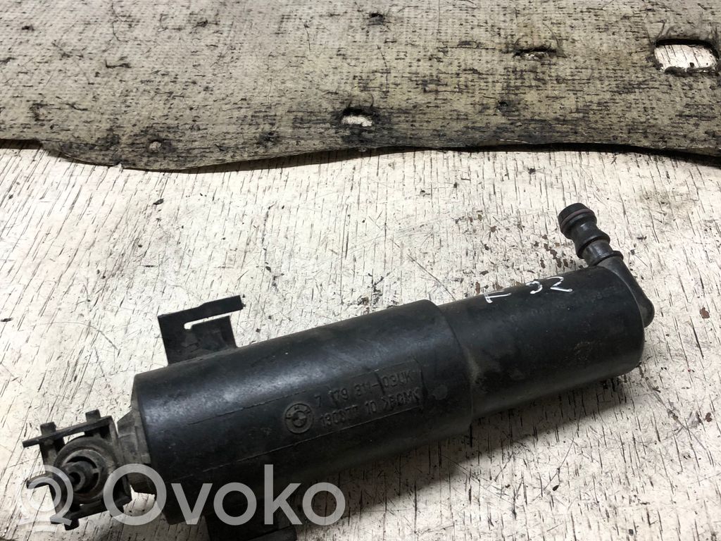BMW 3 E21 Headlight washer spray nozzle 