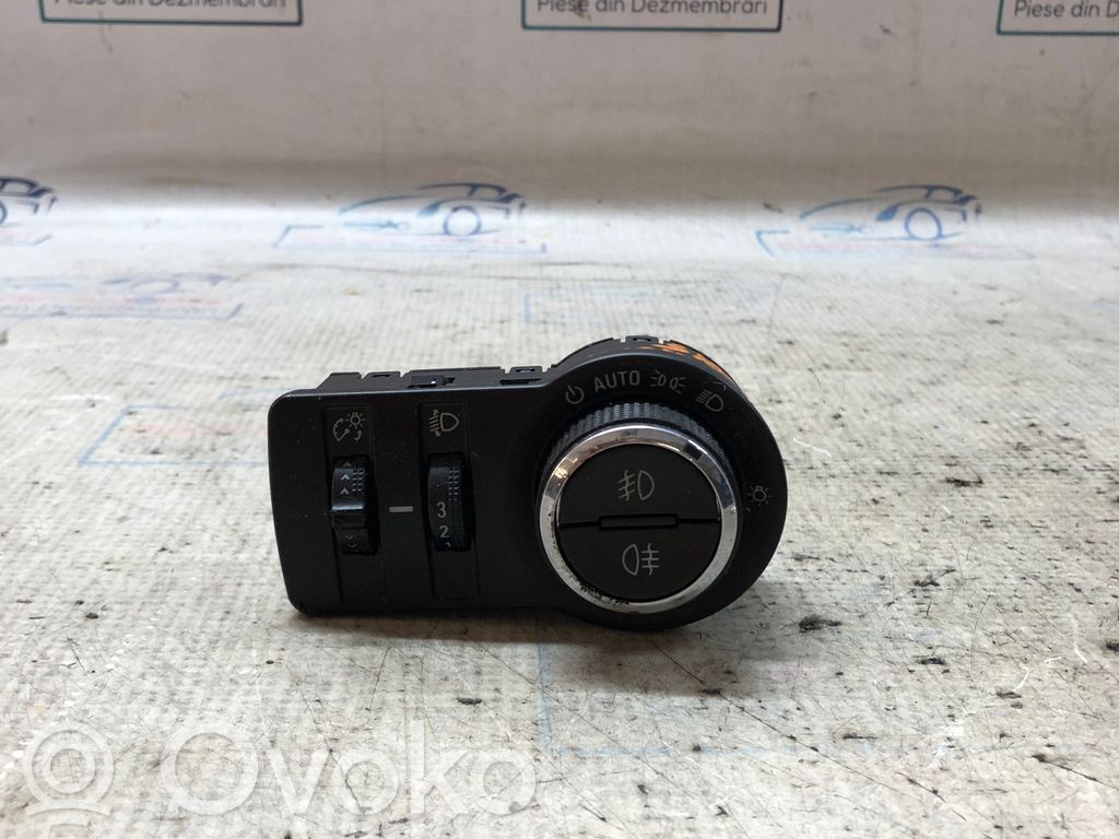 Light switch   95297440,63053,95297440