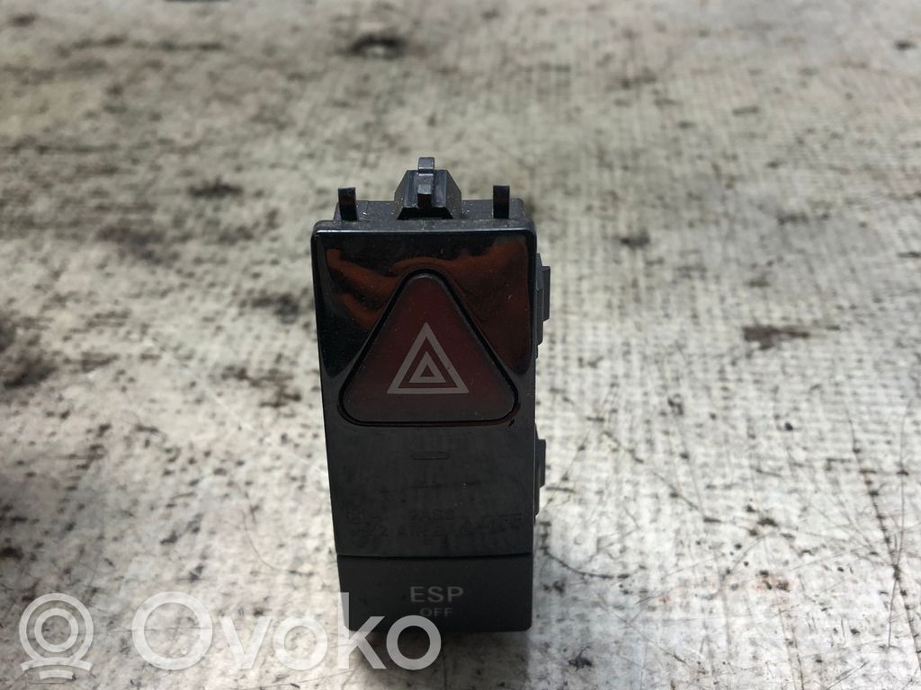 Mercedes-Benz C W204 Hazard light switch 