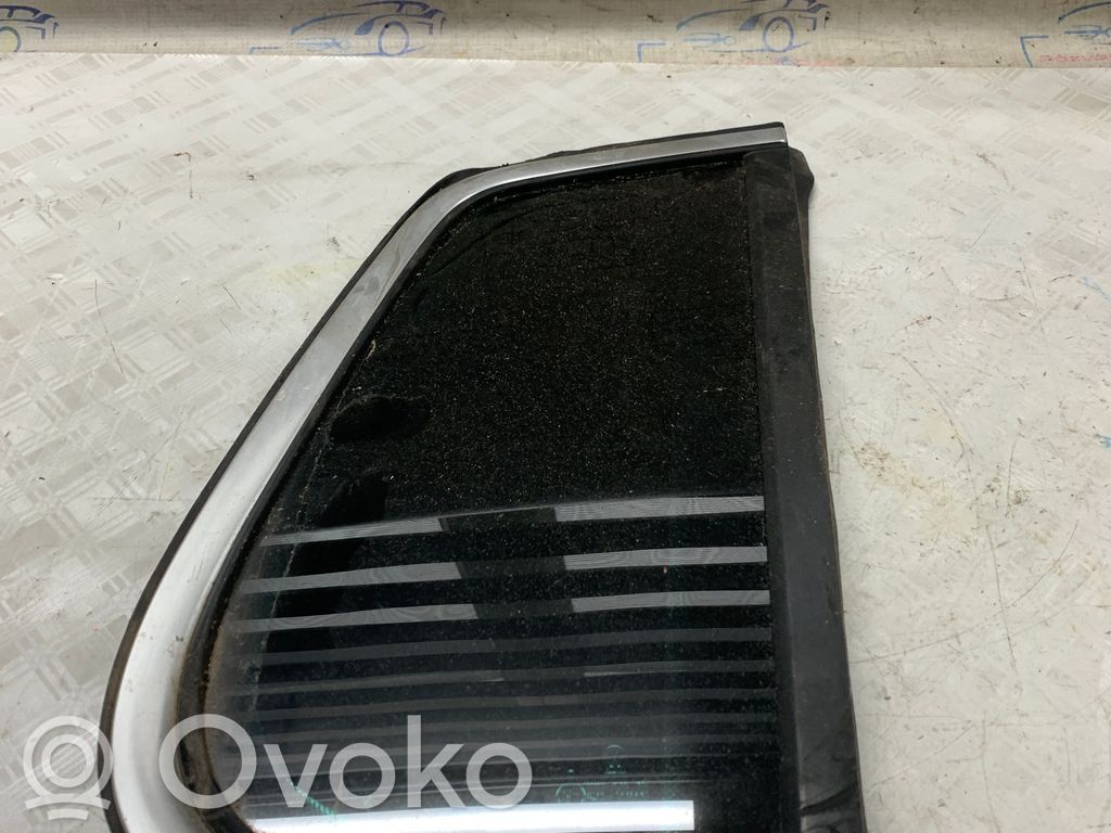 Volkswagen Tiguan Rear side window 